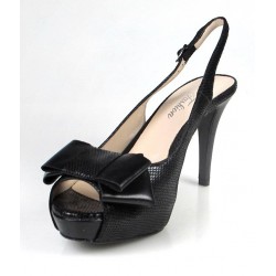 zapatos negros de vestir.8010