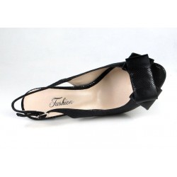 zapatos negros de vestir.8010
