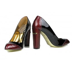zapatos de salón charol negro.10