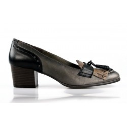 zapatos grises con flecos . 15034