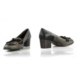 zapatos grises con flecos . 15034