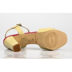 sandalias beige con tacón cuadrado 51