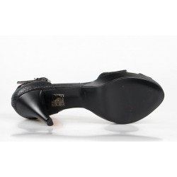 sandalia negra con pulsera 326