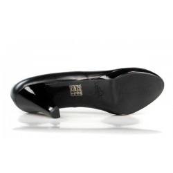 zapatos de salón negros en piel . 7586 