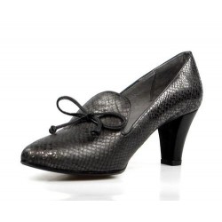 zapatos grises con lazo.175
