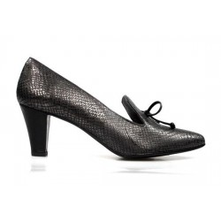 zapatos grises con lazo.175