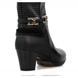 botas altas negras de piel . 15172