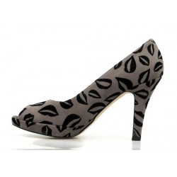 peep toe  gris . labios 