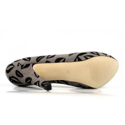 peep toe  gris . labios 