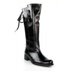 botas negras con cordón trasero.x340