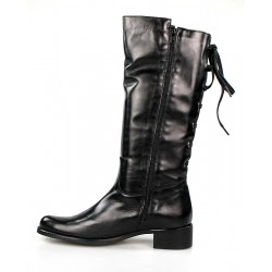 botas negras con cordón trasero.x340