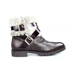 botines marrones con borreguillo. a3