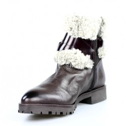 botines marrones con borreguillo. a3