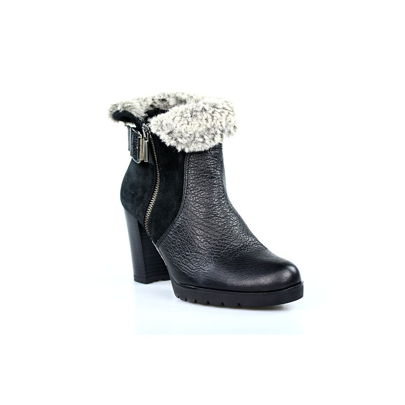 botines negros con borreguillo.4
