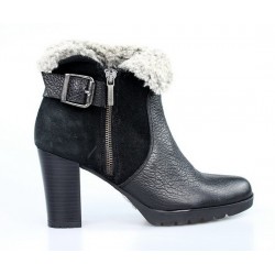botines negros con borreguillo.4