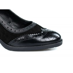 zapatos de salón en ante negro.39093