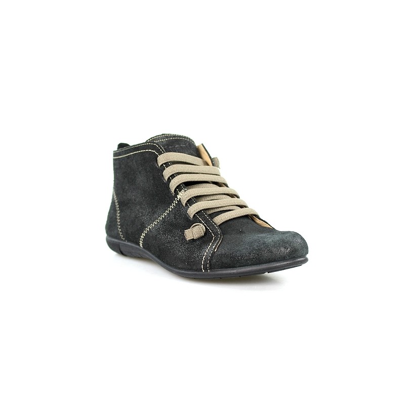 abotinados serraje negro con cordones .1310