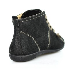 abotinados serraje negro con cordones .1310
