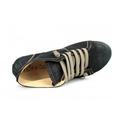 abotinados serraje negro con cordones .1310