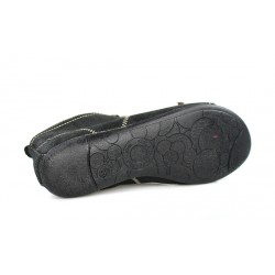 abotinados serraje negro con cordones .1310