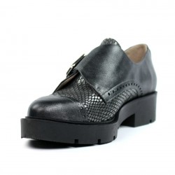 Zapatos estilo masculinos grises. ar2