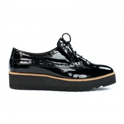 Zapatos de charol cuña ligera.50022