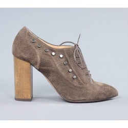 Abotinados ante marrón cordones.sv1