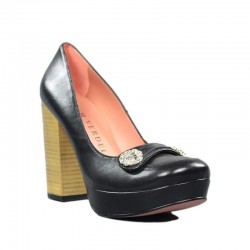 Sarah verdel zapatos tacón...