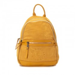 Carmela mochila amarilla...