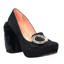 Sarah verdel zapatos tacón...