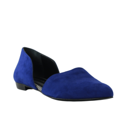 Megumi Ochi zapatos azules...