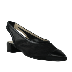 Zapatos destalonados negros...