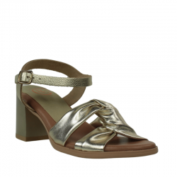 Sandalias cómodas doradas...