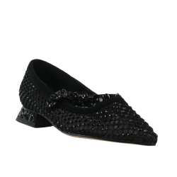 Alma en pena zapatos negros...