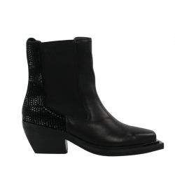 Alma en pena botines negros...