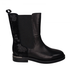 Alma en pena botines negros...