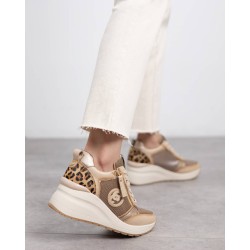 Carmela zapatillas beige...