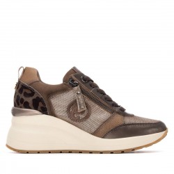 Carmela zapatillas bronce...