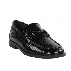 Carmela mocasines negros...